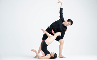 A dance of contrasts